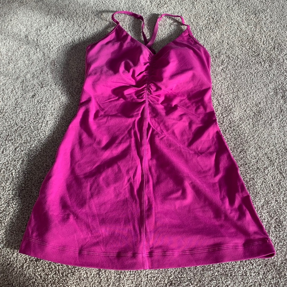 LULULEMON Tank Top Built in Shelf Sports Bra.